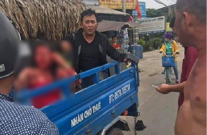 Bắt gã đàn ông xông vào quán cà phê rạch mặt người tình cũ