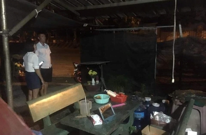 Ném 'bom xăng' vào quán cà phê vì bị từ chối mua hàng
