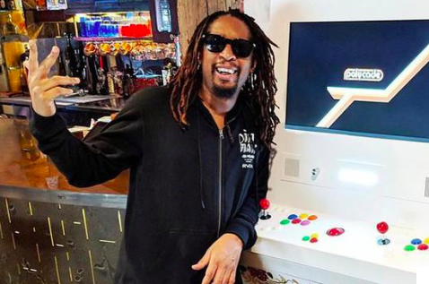 Rapper nổi tiếng Lil Jon bị tạm giữ ở sân bay Tân Sơn Nhất vì mang quá nhiều vàng