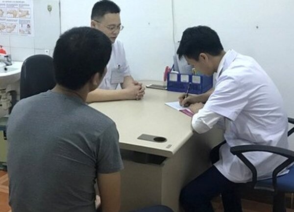 Hà Nội: Bộ trưởng Y tế kiểm tra, phòng khám Trung Quốc 'tẩu tán' bệnh nhân