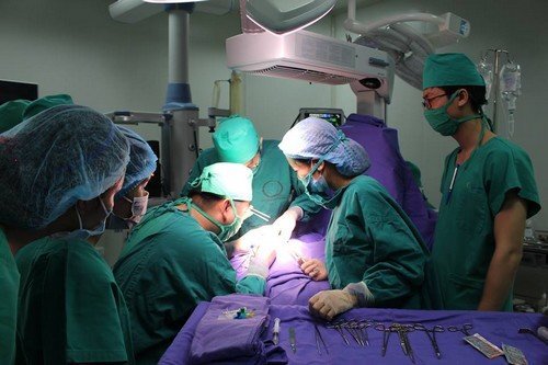 Quảng Ninh: Bé trai sinh ra không có hậu môn được chỉ định phẫu thuật tạo hình