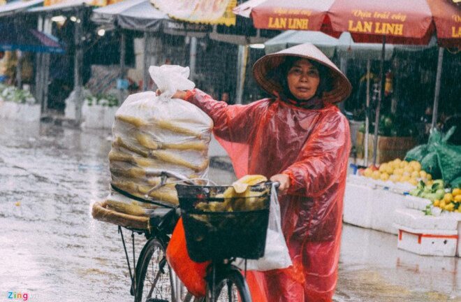 Bài văn 10 điểm viết về người lao động không có ngày nghỉ lễ gây xúc động mạnh
