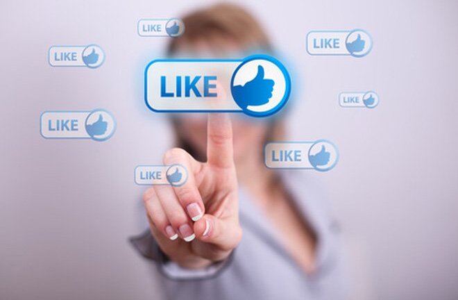 Càng like nhiều trên facebook, càng kém tự tin