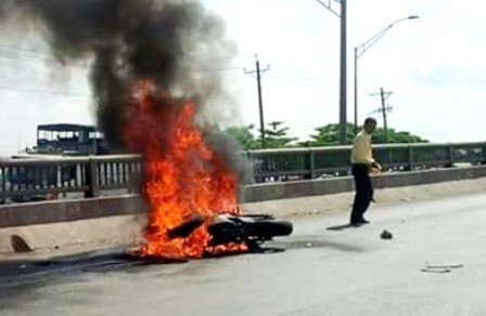 Nạn nhân bỏng nặng khi lái mô tô bạc tỷ bỗng dưng bốc cháy ngùn ngụt