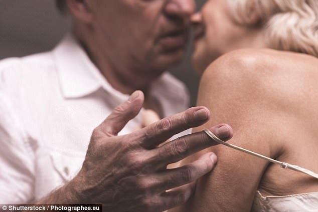 Tiết lộ bí quyết đặc biệt giúp người cao tuổi hồi xuân