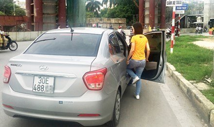 Grab, Uber vào Việt Nam: Xe công nghệ đang biến thành xe 'tàng hình'