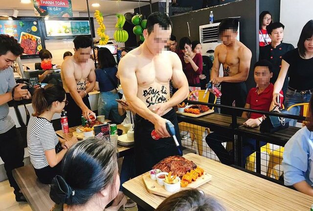 Đua nhau thuê trai đẹp, cơ bắp bán hàng ở Hà Nội