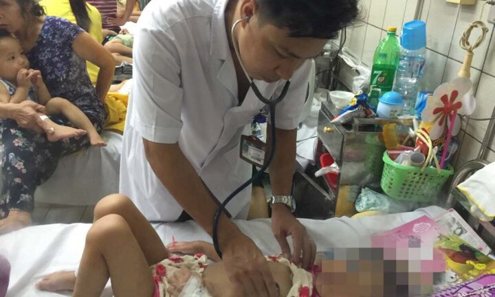 Cứu sống bệnh nhi bị viêm cơ tim cấp nặng, biến chứng rối loạn nhịp tim