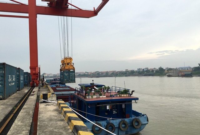 Container chở hàng bằng đường bộ đắt: Từ Hải Phòng đi Phú Thọ mất 10 triệu đồng