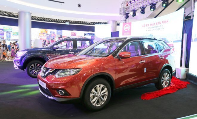 Ô tô liên tục giảm giá, mở mắt ra lỗ cả chục triệu đồng