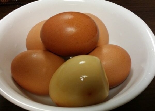 Tranh nhau mua trứng gà Hàn Quốc tẩm bổ dù đắt gấp 10 lần trứng thường