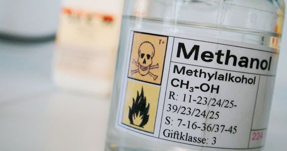 Chết tức tưởi do mua cồn về pha với rượu uống