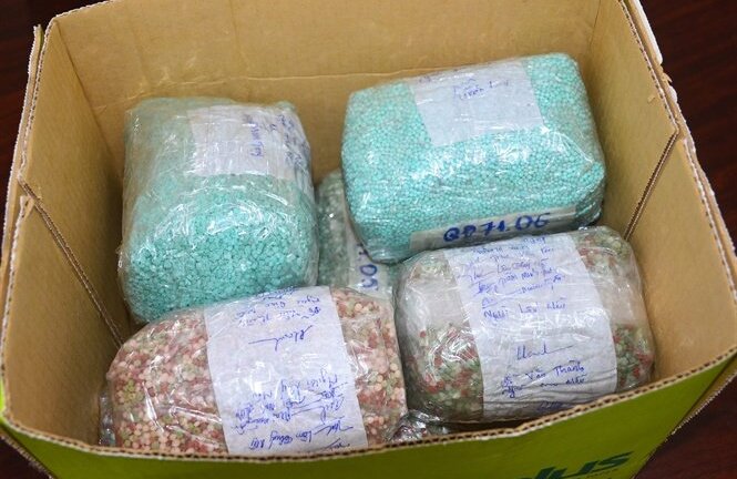 Vạch mặt chiêu trò kinh doanh phân bón 'rởm' lừa gạt dân nghèo