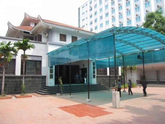 Dân tố phải 'lót tay' cho cán bộ khi làm giấy chứng tử: Nhà tang lễ vẫn tổ chức lễ tang sau 4h chiều