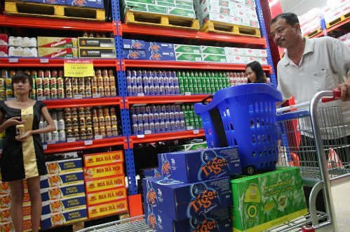 Dân nhậu Việt góp núi tiền xây 'lâu đài' cho các hãng bia