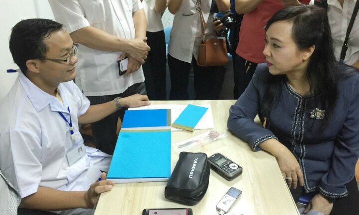 Lật tẩy những mánh khóe móc túi bệnh nhân của phòng khám Trung Quốc