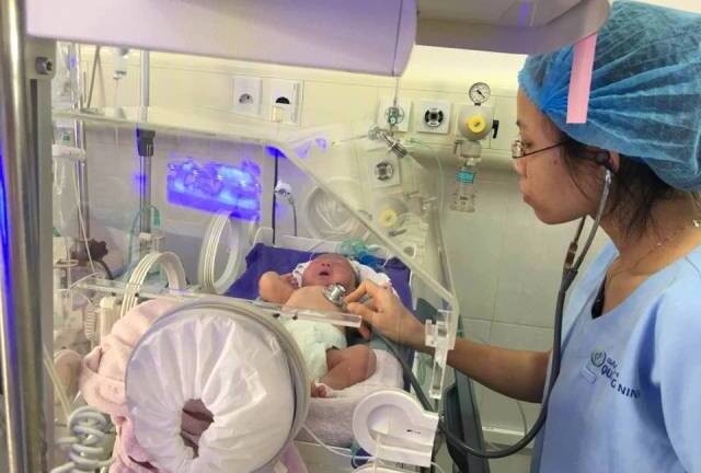 Xót xa trẻ vừa lọt lòng mắc hội chứng Pierre – Robin hiếm gặp