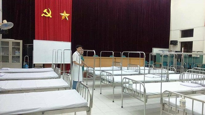 Dịch sốt xuất huyết hoành hành: Trưng dụng cả hội trường bệnh viện làm phòng điều trị