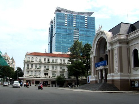 Tiết lộ lý do nhà giàu thích đổ tiền vào đất