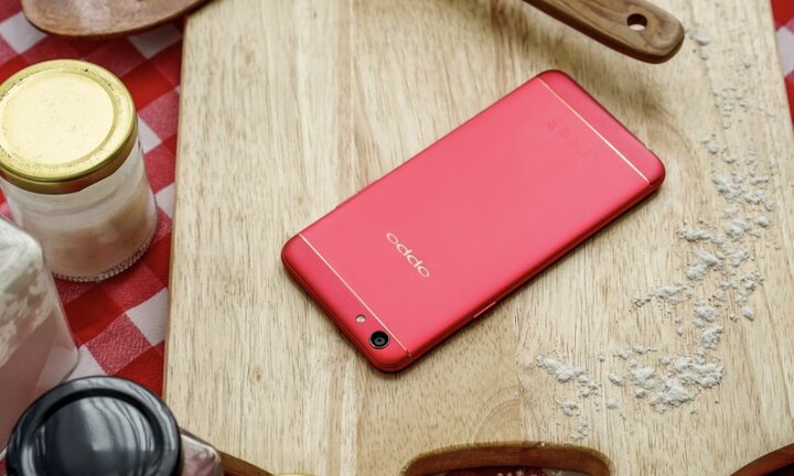OPPO F3 tiếp tục khẳng định độ 'hot' với hơn 10.000 đơn đặt hàng phiên bản đỏ đam mê