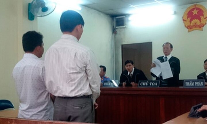 Lái tàu bị oan trong vụ cầu Ghềnh được bồi thường thêm 154 triệu đồng