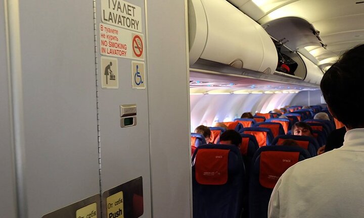 Hai người phụ nữ bị cấm bay 6 tháng vì chửi nhau trên máy bay