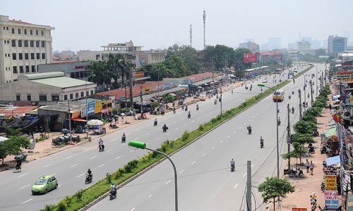 Đất mặt đường quốc lộ 32 tăng lên 200 triệu đồng/m2