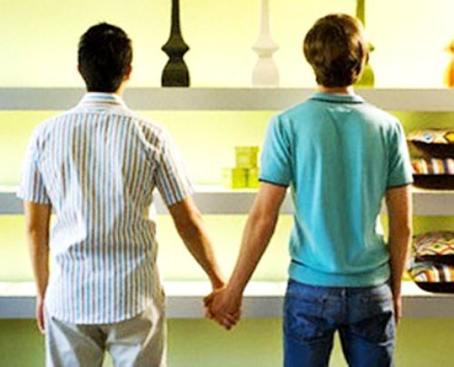 Muốn có cháu nội, người cha định lấy trộm tinh trùng con trai đồng tính để thụ tinh