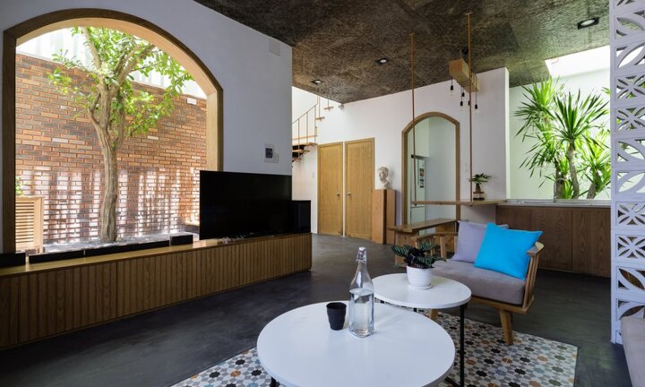 Khám phá ngôi nhà 49m2 bị bít kín 3 mặt vẫn tràn ngập ánh sáng