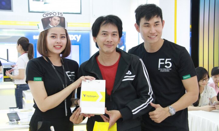 OPPO F5 chính thức mở bán trên toàn quốc với thành tích siêu 'khủng'