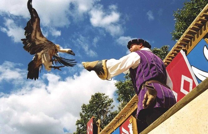 Mô hình du lịch kết hợp văn hóa truyền thống: Từ Puy du Fou nghĩ về Vân Đồn