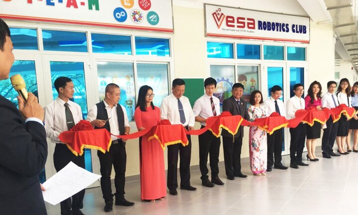 Trường THCS Nguyễn Văn Tố khánh thành VESA Robotics Club
