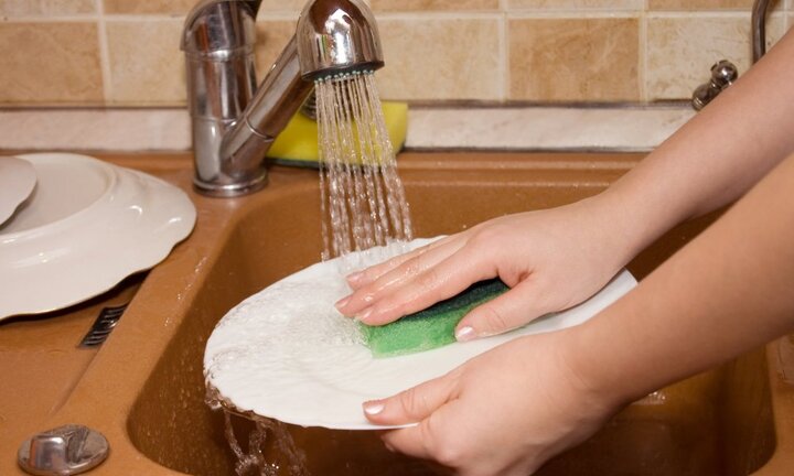 Nghiên cứu mới: Rửa bát giúp bạn sống lâu hơn