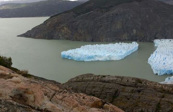 Tảng băng khổng lồ tại Chile bất ngờ tan: Giới khoa học cảnh báo nguy cơ lụt lội