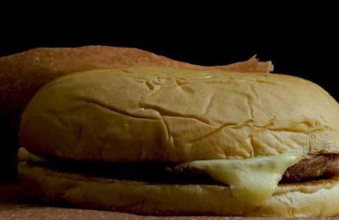 Túi đựng đồ ăn bằng rong biển, giải pháp mới cho việc bảo vệ môi trường