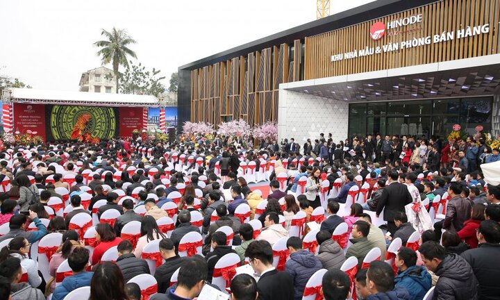 Hàng trăm khách hàng tham dự buổi lễ khai trương căn hộ mẫu Hinode City
