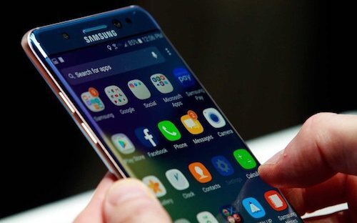 Samsung: 'Chúng tôi không làm chậm smartphone đời cũ'