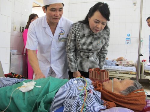 Hơn 1.000 lãnh đạo 'mất chức' khi trên 300 trung tâm y tế sáp nhập