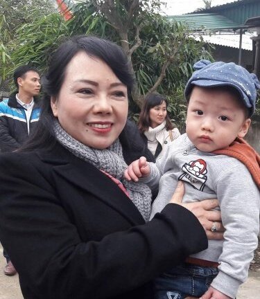 18 tháng đầu đời bé trai của người mẹ ung thư đổi mạng sống vì con