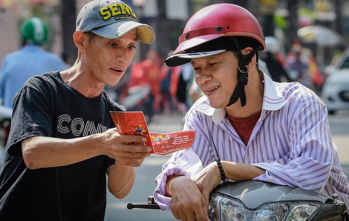 Vé 'chợ đen' công khai rao bán trước giờ giao lưu với tuyển U23 Việt Nam