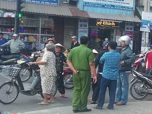 Bị đâm chết vì cầm vỏ chai bia đập vào đầu bạn nhậu