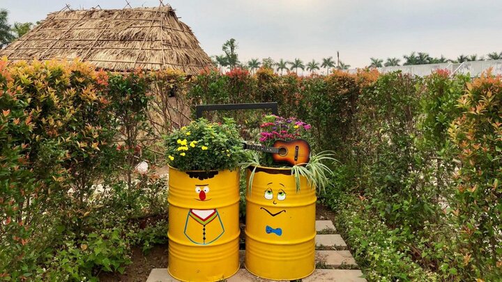 Tặng vé tham quan công viên mê cung và đảo hoa hồng cho chị em nhân ngày 8/3