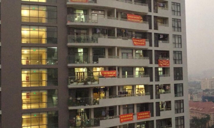 Cháy chung cư Tràng An Complex: Người dân nơm nớp vì 'tính mạng ngàn cân treo sợi tóc'