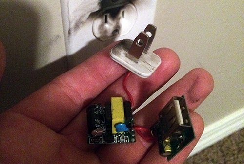 Người Việt vung tiền mua điện thoại nhưng tiếc tiền sắm sạc xịn