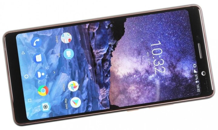Cận cảnh Nokia 7 Plus giá 9 triệu đồng vừa ra mắt