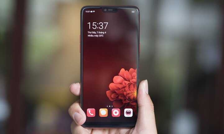 OPPO F7 chinh phục khách hàng phân khúc mức giá 8 triệu đồng