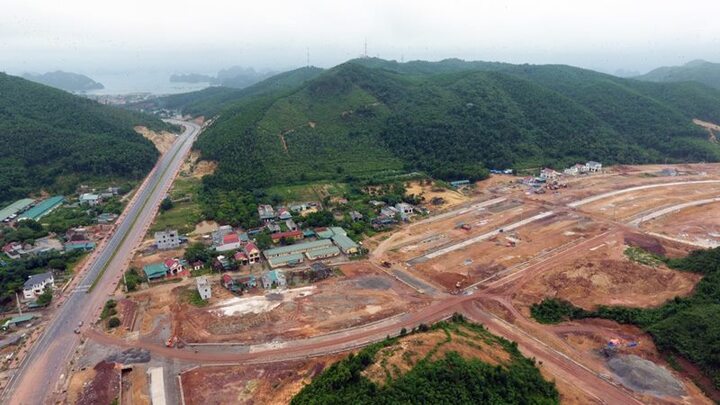 Hội môi giới Bất động sản: Bắt ngừng giao dịch đất Vân Đồn là sai luật