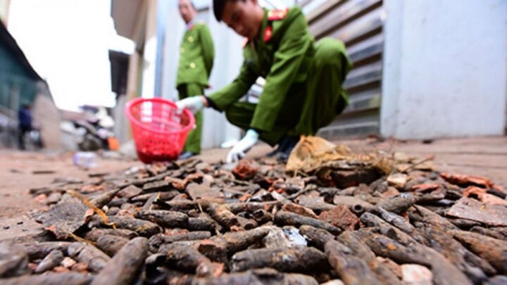 Đầu đạn phát nổ khi đang xử lý bom mìn, hai quân nhân thiệt mạng