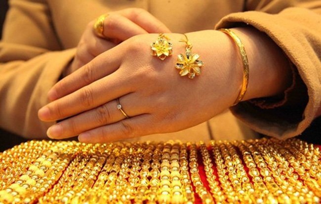 Giá vàng hôm nay 23/5: Lạc quan hơn khi đồng USD dần hạ nhiệt