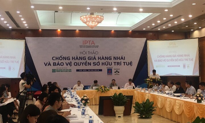 Doanh nghiệp muốn chống hàng giả nhưng vẫn vô tư làm... hàng nhái